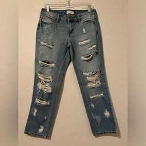 4/$25 Bundle Item CELLO Distressed Denim Capri 3